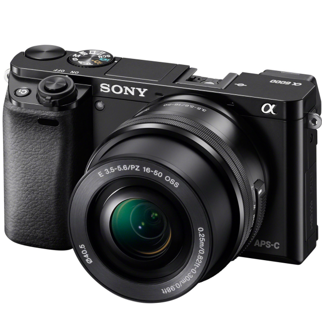 Sony Alpha A6000 + 16–50mm, fekete