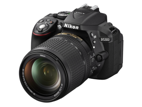 Nikon D5300 + 18-140 mm AF-S DX VR