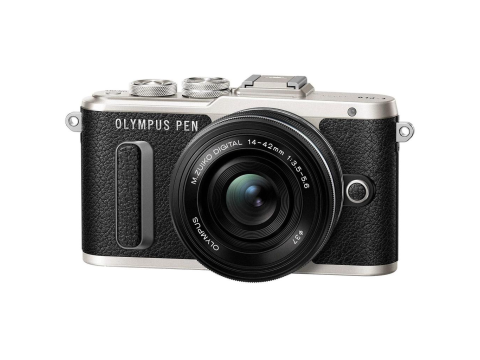 Olympus E-PL8 + M.Zuiko 14-42 mm f/3,5-5,6 II R, Black