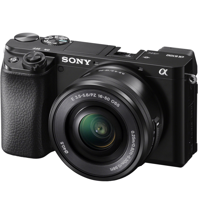 Sony Alpha A6100 + 16-50 mm f/3.5-5.6 OSS