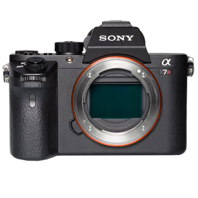 Sony Alpha A7R III Body