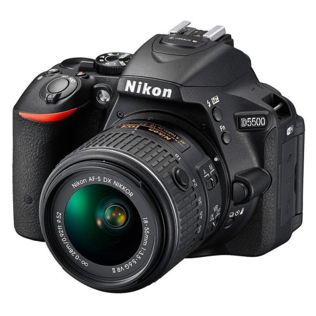 Nikon D5500 + 18-55 VR II