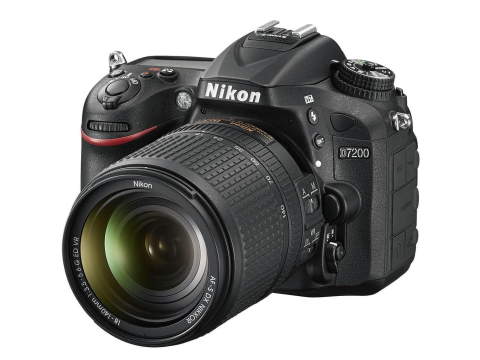 Nikon D7200 + 18-140 AF-S DX VR