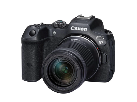 Canon EOS R7 + RF-S 18-150mm 3.5-6.3 IS STM