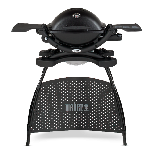 Weber Q 1200 grill with Stand