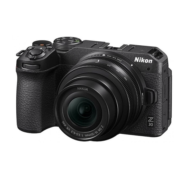 Nikon Z30 + Z DX 16-50 mm f/3,5-6,3 VR