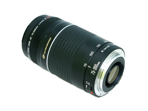 Objektiv se zoomem Canon EF 75-300mm f/4-5.6 III USM