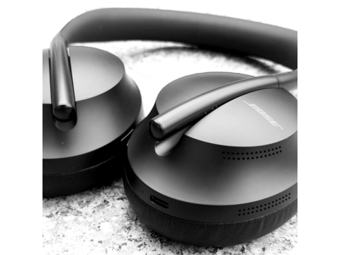 Bose Noise Cancelling Headphones 700, Black.Picture3