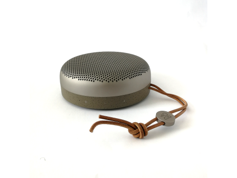 Bang & Olufsen BeoPlay A1, Natural.Picture2