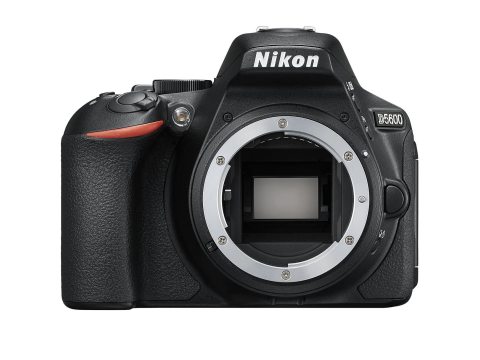 Nikon D5600 + 18-105mm AF-S DX VR.Picture2