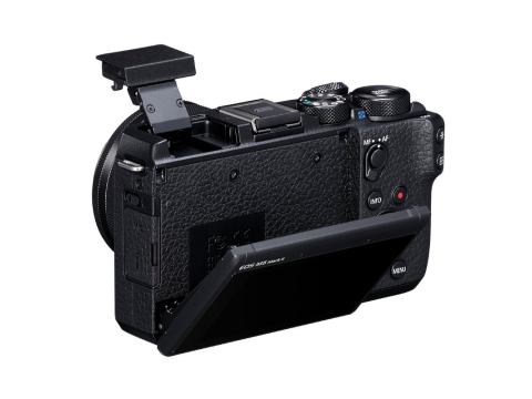 Canon EOS M6 Mark II + 15-45 mm+ EVF.Picture4