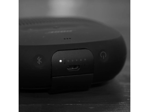 Bose SoundLink Micro, Black.Picture3