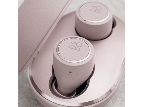 Bang & Olufsen Beoplay E8 3rd Pink.Picture2