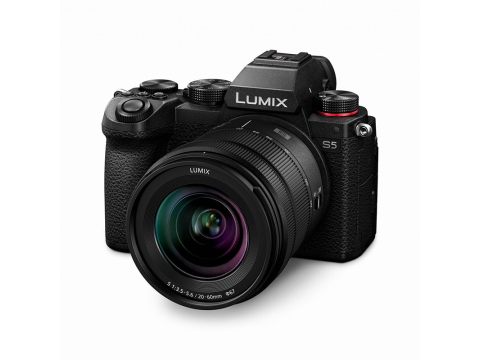 Panasonic Lumix DC-S5 + 20-60mm.Picture2